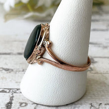 Cargar imagen en el visor de la galería, Antique Edwardian 9ct Rose Gold Scottish Bloodstone Ring. Signet Seal Style Ring, Chester 1916. English Etruscan Revival Ring, Size R/8-1/4