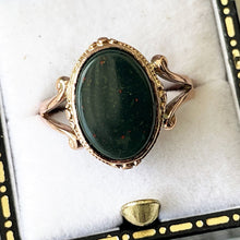 Cargar imagen en el visor de la galería, Antique Edwardian 9ct Rose Gold Scottish Bloodstone Ring. Signet Seal Style Ring, Chester 1916. English Etruscan Revival Ring, Size R/8-1/4