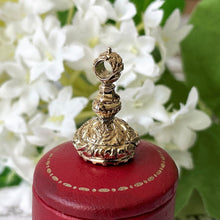 Cargar imagen en el visor de la galería, Georgian 9ct Gold Turquoise Intaglio Seal Fob Pendant. "UXL Scroll" Antique Blue Paste Tassie Seal. Georgian Floral Carved Gold Pendant Fob