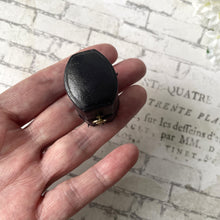 Lade das Bild in den Galerie-Viewer, Antique Blue Leather "Russells" Jewellers Ring Box. English Victorian Engagement Ring Box. Dark Blue/Black Kidskin Display/Staging Ring Box