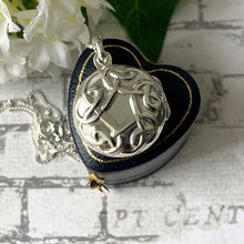 Cargar imagen en el visor de la galería, Vintage Sterling Silver Celtic Knot Locket Necklace. Infinity/Love Knot Round Silver Photo Locket, Curb Chain. Puffy Pendant Locket Necklace