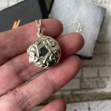 Cargar imagen en el visor de la galería, Vintage Sterling Silver Celtic Knot Locket Necklace. Infinity/Love Knot Round Silver Photo Locket, Curb Chain. Puffy Pendant Locket Necklace