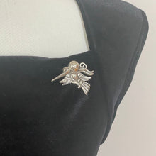 Cargar imagen en el visor de la galería, Vintage William Spratling 980 Silver Hummingbird Brooch. 1930s Retro Figural Fantasy Bird Lapel Pin. Designer Silver Jewelry, Taxco Mexico