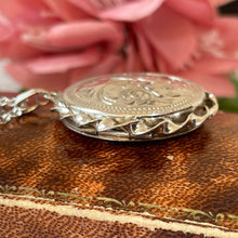 Cargar imagen en el visor de la galería, Vintage English Sterling Silver "Forget Me Not" Locket Locket Pendant Necklace. Victorian Revival Floral Engraved Large Round Locket & Chain
