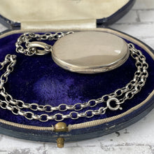 Cargar imagen en el visor de la galería, Vintage 1950s Silver Photo Locket Pendant On Short Chunky Belcher Chain. High Polished Sterling Silver Large Oval Locket Pendant Necklace.