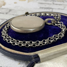 Cargar imagen en el visor de la galería, Vintage 1950s Silver Photo Locket Pendant On Short Chunky Belcher Chain. High Polished Sterling Silver Large Oval Locket Pendant Necklace.