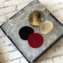 Cargar imagen en el visor de la galería, Vintage English Sterling Silver "Forget Me Not" Locket Locket Pendant Necklace. Victorian Revival Floral Engraved Large Round Locket & Chain