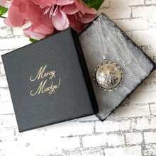 Cargar imagen en el visor de la galería, Vintage English Sterling Silver "Forget Me Not" Locket Locket Pendant Necklace. Victorian Revival Floral Engraved Large Round Locket & Chain