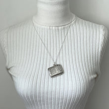 Cargar imagen en el visor de la galería, Edwardian Sterling Silver Lady's Engraved Vesta Case With Chain, Chester 1906. Antique Sterling Silver Chatelaine Pendant/Locket Necklace