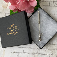 Cargar imagen en el visor de la galería, Victorian Engraved Sterling Silver Sliding Pencil Pendant With Citrine Seal. Antique Solid Silver Retracting/Telescopic Mechanical Pencil