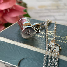 Charger l'image dans la galerie, Vintage 1970s Sterling Silver Figural Golf Pendant Necklace