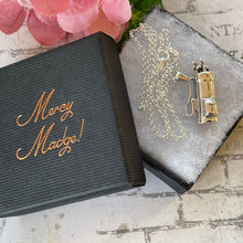 Charger l'image dans la galerie, Vintage 1970s Sterling Silver Figural Golf Pendant Necklace