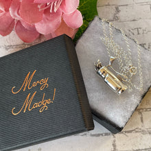 Charger l'image dans la galerie, Vintage 1970s Sterling Silver Figural Golf Pendant Necklace