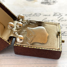 Cargar imagen en el visor de la galería, Victorian Engraved Silver Shield Statement Cufflinks. Sterling Silver Chain Cufflinks. Wedding Groom/ Mens Formal Antique Silver Cufflinks