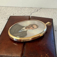 Carica l'immagine nel visualizzatore di Gallery, Antique 9ct Gold British Portrait Miniature Pendant. Alexander Bassano WW1 Hand Painted Portrait Of Lt. Macdonald Miller In Leather Case