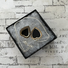 Cargar imagen en el visor de la galería, Vintage Sterling Silver Engraved Rose Heart Locket Necklace. Medium Love Heart Locket & Chain. Victorian Style Floral Sweetheart Locket