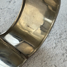 Cargar imagen en el visor de la galería, Victorian Engraved Forget-Me-Not Silver Cuff Bracelet. Antique Aesthetic Floral Wide Bangle. Scottish Sterling Silver Sweetheart Bracelet