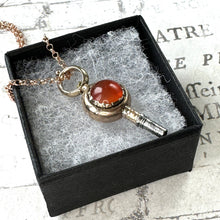 Lade das Bild in den Galerie-Viewer, Georgian 18ct Gold Carnelian Swivel Watch Key Pendant. Antique Scottish Agate Fob Pendant Charm. 18ct Rose Gold Pocket Watch Winder Key