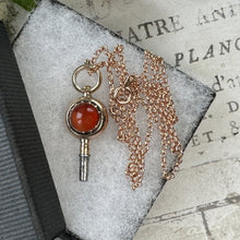 Lade das Bild in den Galerie-Viewer, Georgian 18ct Gold Carnelian Swivel Watch Key Pendant. Antique Scottish Agate Fob Pendant Charm. 18ct Rose Gold Pocket Watch Winder Key