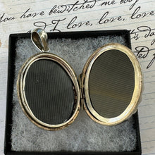 Cargar imagen en el visor de la galería, Antique Victorian Sterling Silver Locket Pendant. Aesthetic Engraved Ivy & Stars Medium Size Oval Locket. Victorian Love Token Locket