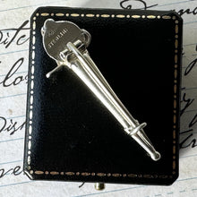 Lade das Bild in den Galerie-Viewer, Antique Victorian Scottish Agate, Amethyst Sword Brooch