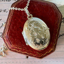 Cargar imagen en el visor de la galería, Vintage Sterling Silver Engraved Dogwood Blossom Locket Pendant & Chain. Small Oval Flower Locket Necklace. Petite Floral Photo Locket