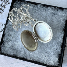 Cargar imagen en el visor de la galería, Vintage Sterling Silver Engraved Dogwood Blossom Locket Pendant & Chain. Small Oval Flower Locket Necklace. Petite Floral Photo Locket