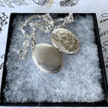 Cargar imagen en el visor de la galería, Vintage Sterling Silver Engraved Dogwood Blossom Locket Pendant & Chain. Small Oval Flower Locket Necklace. Petite Floral Photo Locket