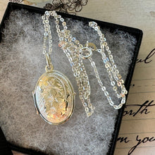 Cargar imagen en el visor de la galería, Vintage Sterling Silver Engraved Dogwood Blossom Locket Pendant & Chain. Small Oval Flower Locket Necklace. Petite Floral Photo Locket