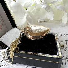 Cargar imagen en el visor de la galería, Vintage 1960's 9ct Yellow Gold Love Heart Locket Necklace