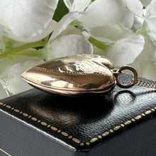 Cargar imagen en el visor de la galería, Vintage 1960's 9ct Yellow Gold Love Heart Locket Necklace