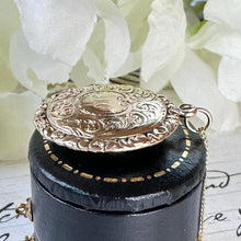 Carica l'immagine nel visualizzatore di Gallery, Georgian 9ct Gold Mourning Locket Pendant