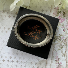 Cargar imagen en el visor de la galería, Victorian c1862 Rose, Thistle & Shamrock Silver Jubilee Bangle Bracelet. Antique Victorian Aesthetic Engraved Hinged Sterling Silver Cuff.