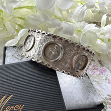 Cargar imagen en el visor de la galería, Victorian c1862 Rose, Thistle & Shamrock Silver Jubilee Bangle Bracelet. Antique Victorian Aesthetic Engraved Hinged Sterling Silver Cuff.