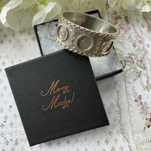 Cargar imagen en el visor de la galería, Victorian c1862 Rose, Thistle & Shamrock Silver Jubilee Bangle Bracelet. Antique Victorian Aesthetic Engraved Hinged Sterling Silver Cuff.