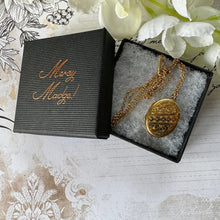 Cargar imagen en el visor de la galería, Antique Victorian Rolled Gold Locket & Chain. Floral Engraved Oval Photo Locket Pendant Necklace. Rosy Gold Antique Locket On Cable Chain
