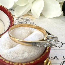 Carica l'immagine nel visualizzatore di Gallery, Art Deco 18ct Gold Spinel Solitaire Ring