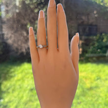 Carica l'immagine nel visualizzatore di Gallery, Art Deco 18ct Gold Spinel Solitaire Ring