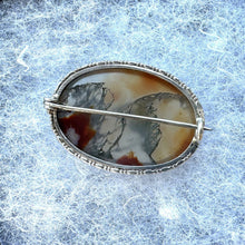 Cargar imagen en el visor de la galería, Victorian Sterling Silver Scottish Agate Brooch. Small Dendritic Quartz Scottish Pebble Lapel/Cravat Pin. Oval Moss Agate Victorian Brooch