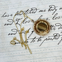 Carica l'immagine nel visualizzatore di Gallery, Georgian 9ct Gold Mourning Locket Pendant