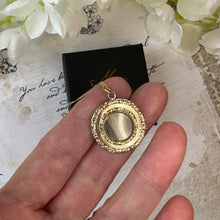 Carica l'immagine nel visualizzatore di Gallery, Georgian 9ct Gold Mourning Locket Pendant
