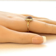 Cargar imagen en el visor de la galería, Vintage 9ct Gold Scottish Agate Ring. Delicate Antique Style Bezel Set Cabochon Ring. Brown Agate Neoclassical Ring, Size UK P, US 7-1/2