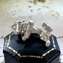 Charger l'image dans la galerie, Vintage Sterling Silver Miniature British Bulldog Pendant Necklace. Solid Silver Figural Dog Pendant Charm On Rolo/Belcher Chain