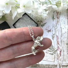 Charger l'image dans la galerie, Vintage Sterling Silver Miniature British Bulldog Pendant Necklace. Solid Silver Figural Dog Pendant Charm On Rolo/Belcher Chain