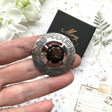 Cargar imagen en el visor de la galería, Vintage Scottish Silver & Smoky Quartz Engraved Thistle Shield Brooch. Glasgow Silver Cairngorm Gemstone Round Brooch, Robert Allison 1957