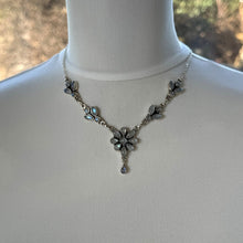 Cargar imagen en el visor de la galería, Vintage Indian Moonstone Sterling Silver Necklace. Art Nouveau Style Natural Moonstone Lavalier Pendant Necklace. Blue Moonstone Necklace