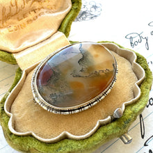 Cargar imagen en el visor de la galería, Victorian Sterling Silver Scottish Agate Brooch. Small Dendritic Quartz Scottish Pebble Lapel/Cravat Pin. Oval Moss Agate Victorian Brooch