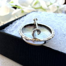 Cargar imagen en el visor de la galería, Victorian Sterling Silver Scottish Agate Brooch. Small Dendritic Quartz Scottish Pebble Lapel/Cravat Pin. Oval Moss Agate Victorian Brooch