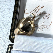 Cargar imagen en el visor de la galería, Vintage 9ct Gold 1.40ct Black Opal Solitaire Ring. Australian Opal Cabochon Ring. Yellow Gold Daisy Flower Ring, Size UK L-1/2/US 6