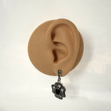 画像をギャラリービューアに読み込む, Vintage Whitby Jet Gemstone Sterling Silver Flower Earrings. Art Deco Style Silver Maracsite & English Jet Daisy Drop Stud Earrings.